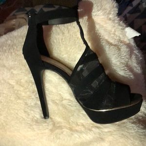 Black faux sued heels
